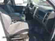 2020 Ram 1500 Tradesman z VIN 1C6RR6FGXLS117749, wystawiony jako IAAI lot #42084572 z przebiegiem 137 970 mil mil oraz . Historia ofert i sprzedaży dostępna na DreamBid. Obrazek 5.