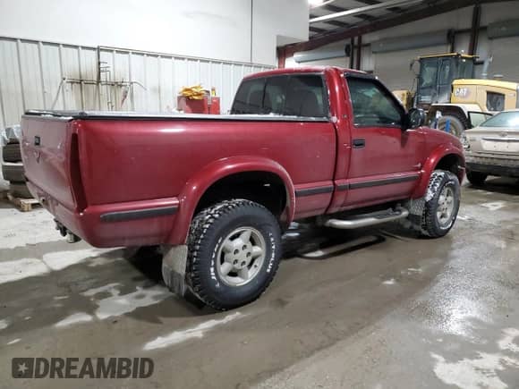1999 Chevrolet S-10 с VIN 1GCCT14W0X8110342, выставлен на аукционе Copart как лот 42091995 с пробегом 158 107 миль миль и Списание • Salvage title. История ставок и продаж доступна на DreamBid. Изображение 3.