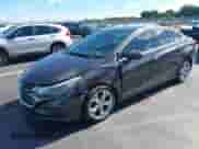 2017 Chevrolet Cruze Premier с VIN 1G1BF5SM4H7245979, выставлен на аукционе IAAI как лот 42987190 с пробегом 95 354 миль миль и . История ставок и продаж доступна на DreamBid. Изображение 2.
