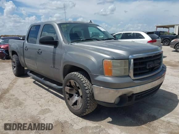 2008 GMC Sierra 1500 SL with VIN 2GTEK13C881177214, listed as a IAAI auction lot 42700617 with Not provided miles and . Bid and sale history available at DreamBid. Image 1.