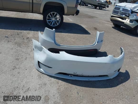 2023 Tesla Model Y Long Range z VIN 7SAYGDEE0PA178495, wystawiony jako IAAI lot #42507571 z przebiegiem 55 840 mil mil oraz . Historia ofert i sprzedaży dostępna na DreamBid. Obrazek 11.