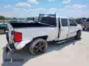 2015 Chevrolet Silverado 2500HD LTZ z VIN 1GC1KWE8XFF664201, wystawiony jako Copart lot #67785295 z przebiegiem 129 648 mil mil oraz Szkoda całkowita • Salvage title. Historia ofert i sprzedaży dostępna na DreamBid. Obrazek 3.