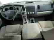 2008 Toyota Tundra SR5 z VIN 5TBRV54178S476028, wystawiony jako Copart lot #81964675 z przebiegiem 149 806 mil mil oraz Szkoda całkowita • Salvage title. Historia ofert i sprzedaży dostępna na DreamBid. Obrazek 8.