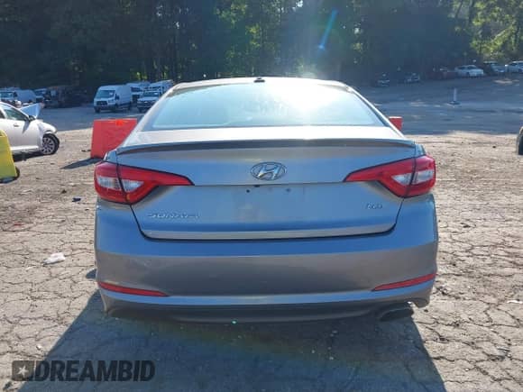 2015 Hyundai Sonata Eco с VIN 5NPE24AA8FH161531, выставлен на аукционе IAAI как лот 43123771 с пробегом 123 892 миль миль и . История ставок и продаж доступна на DreamBid. Изображение 16.