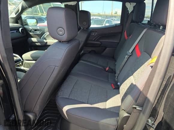 2024 Chevrolet Colorado 4WD Z71 с VIN 1GCPTDEK8R1316907, выставлен на аукционе Copart как лот 80474875 с пробегом 18 088 миль миль и Списание • Salvage title. История ставок и продаж доступна на DreamBid. Изображение 10.