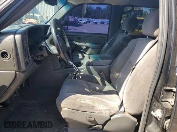 2007 Chevrolet Silverado 2500HD LT1 z VIN 1GCHK23D77F148502, wystawiony jako Copart lot #52287595 z przebiegiem 228 578 mil mil oraz Szkoda całkowita • Salvage title. Historia ofert i sprzedaży dostępna na DreamBid. Obrazek 7.