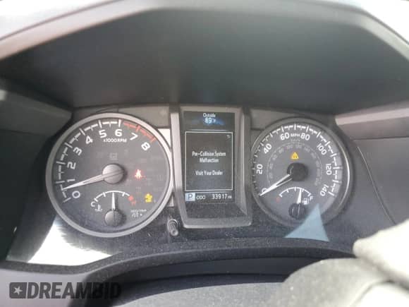 2022 Toyota Tacoma TRD Off Road with VIN 3TMCZ5AN4NM515100, listed as a Copart auction lot 84576995 with 33,917 mi miles and Salvage title. Bid and sale history available at DreamBid. Image 9.