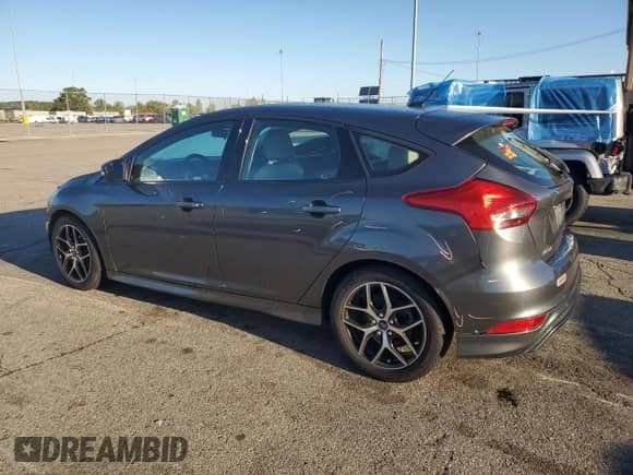 2015 Ford Focus SE z VIN 1FADP3K28FL239807, wystawiony jako Copart lot #85078565 z przebiegiem 162 126 mil mil oraz Szkoda całkowita • Salvage title. Historia ofert i sprzedaży dostępna na DreamBid. Obrazek 2.