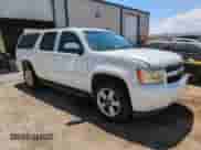 2007 Chevrolet Suburban LS с VIN 1GNFC16037J183520, выставлен на аукционе Copart как лот 66923545 с пробегом 233 376 миль миль и Списание • Salvage title. История ставок и продаж доступна на DreamBid. Изображение 4.
