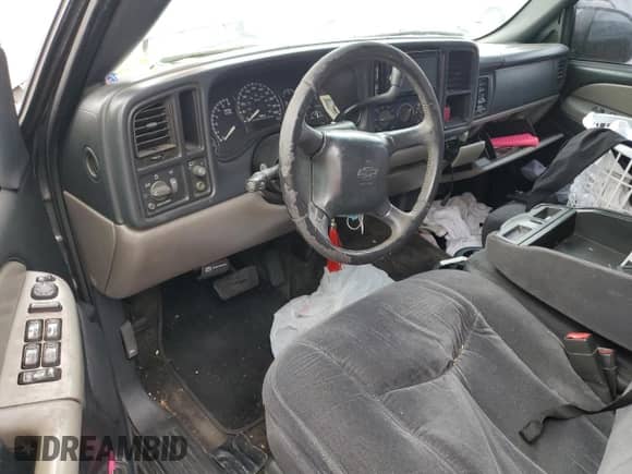 2002 Chevrolet Tahoe LS с VIN 1GNEC13VX2R232041, выставлен на аукционе Copart как лот 81682185 с пробегом Не указан миль и Чистый • Clean title. История ставок и продаж доступна на DreamBid. Изображение 8.
