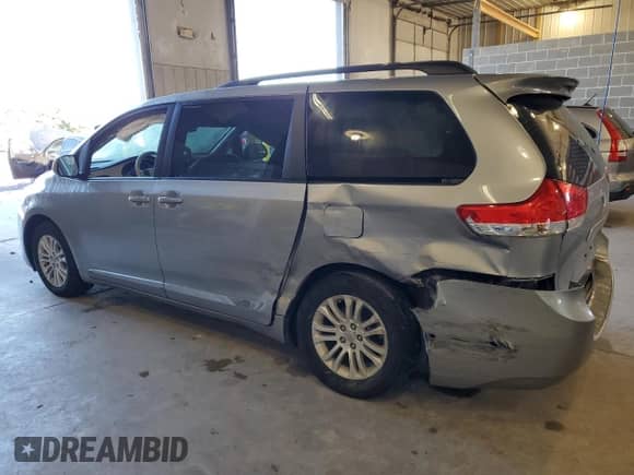2012 Toyota Sienna XLE with VIN 5TDYK3DC6CS195431, listed as a Copart auction lot 82089045 with Not provided miles and Salvage title. Bid and sale history available at DreamBid. Image 2.