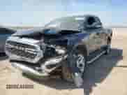 2022 Ram 1500 Lone Star z VIN 1C6RREBT7NN261046, wystawiony jako Copart lot #66554265 z przebiegiem 78 861 mil mil oraz Czysty tytuł • Clean title. Historia ofert i sprzedaży dostępna na DreamBid. Obrazek 1.