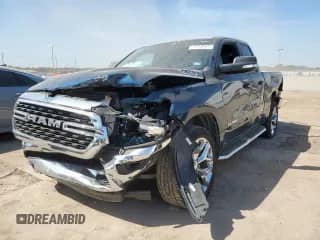 2022 Ram 1500 Lone Star z VIN 1C6RREBT7NN261046, wystawiony jako Copart lot #66554265 z przebiegiem 78 861 mil mil oraz Czysty tytuł • Clean title. Historia ofert i sprzedaży dostępna na DreamBid. Obrazek 1.