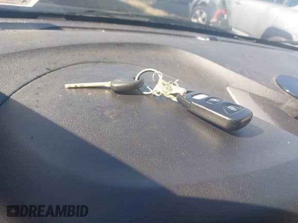 2012 Hyundai Elantra Limited z VIN 5NPDH4AE0CH081858, wystawiony jako IAAI lot #43511571 z przebiegiem 126 442 mil mil oraz . Historia ofert i sprzedaży dostępna na DreamBid. Obrazek 11.