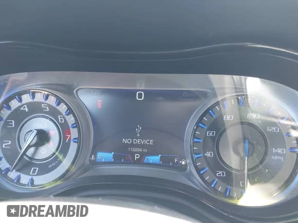 2018 Chrysler 300 S с VIN 2C3CCABG0JH211379, выставлен на аукционе IAAI как лот 42422706 с пробегом 116 894 миль миль и . История ставок и продаж доступна на DreamBid. Изображение 7.