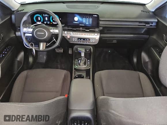 2025 Hyundai Kona SEL с VIN KM8HB3AB6SU204906, выставлен на аукционе Copart как лот 85056774 с пробегом 5 928 миль миль и Чистый • Clean title. История ставок и продаж доступна на DreamBid. Изображение 8.