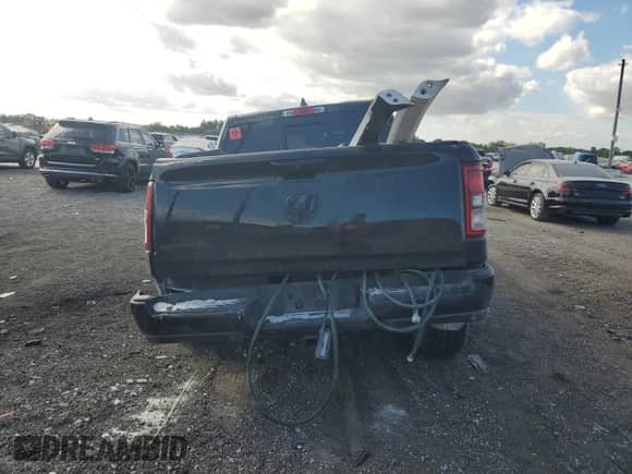 2020 Ram 1500 Big Horn z VIN 1C6RREFGXLN338132, wystawiony jako Copart lot #82759734 z przebiegiem 48 086 mil mil oraz Nie do naprawy • Non repairable. Historia ofert i sprzedaży dostępna na DreamBid. Obrazek 6.