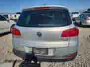 2012 Volkswagen Tiguan S с VIN WVGBV7AX6CW575831, выставлен на аукционе Copart как лот 80862385 с пробегом 105 010 миль миль и Списание • Salvage title. История ставок и продаж доступна на DreamBid. Изображение 6.