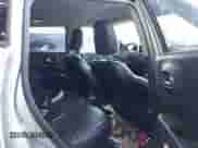 2019 Jeep Compass Trailhawk z VIN 3C4NJDDB2KT722047, wystawiony jako IAAI lot #42800200 z przebiegiem 140 000 mil mil oraz . Historia ofert i sprzedaży dostępna na DreamBid. Obrazek 8.