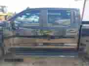 2020 Chevrolet Silverado 1500 RST z VIN 3GCPYEEK7LG250723, wystawiony jako IAAI lot #42504958 z przebiegiem 84 260 mil mil oraz . Historia ofert i sprzedaży dostępna na DreamBid. Obrazek 14.