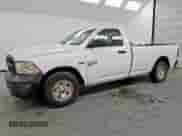 2019 Ram 1500 Tradesman z VIN 3C6JR6DTXKG509987, wystawiony jako Copart lot #80923105 z przebiegiem 199 654 mil mil oraz Czysty tytuł • Clean title. Historia ofert i sprzedaży dostępna na DreamBid. Obrazek 1.