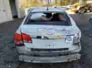 2014 Chevrolet Cruze 1LT z VIN 1G1PC5SB4E7382283, wystawiony jako Copart lot #86212195 z przebiegiem Nie podano mil oraz Szkoda całkowita • Salvage title. Historia ofert i sprzedaży dostępna na DreamBid. Obrazek 6.