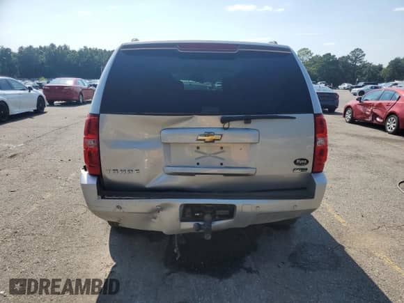 2011 Chevrolet Tahoe LT z VIN 1GNSCBE0XBR233930, wystawiony jako Copart lot #70547255 z przebiegiem 161 223 mil mil oraz Szkoda całkowita • Salvage title. Historia ofert i sprzedaży dostępna na DreamBid. Obrazek 6.