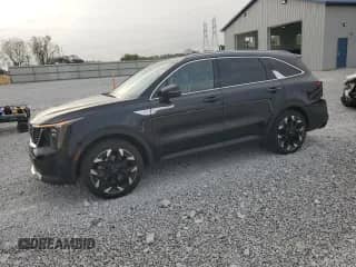 2025 Kia Sorento EX с VIN 5XYRH4JF3SG324390, выставлен на аукционе Copart как лот 81466605 с пробегом 14 598 миль миль и Списание • Salvage title. История ставок и продаж доступна на DreamBid. Изображение 1.