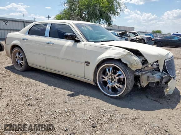 2007 Chrysler 300 C z VIN 2C3KA63H97H828620, wystawiony jako Copart lot #71727965 z przebiegiem 177 510 mil mil oraz Szkoda całkowita • Salvage title. Historia ofert i sprzedaży dostępna na DreamBid. Obrazek 4.