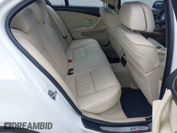 2010 BMW 5 Series 535i с VIN WBANW1C51AC165117, выставлен на аукционе IAAI как лот 42262844 с пробегом 158 755 миль миль и . История ставок и продаж доступна на DreamBid. Изображение 8.