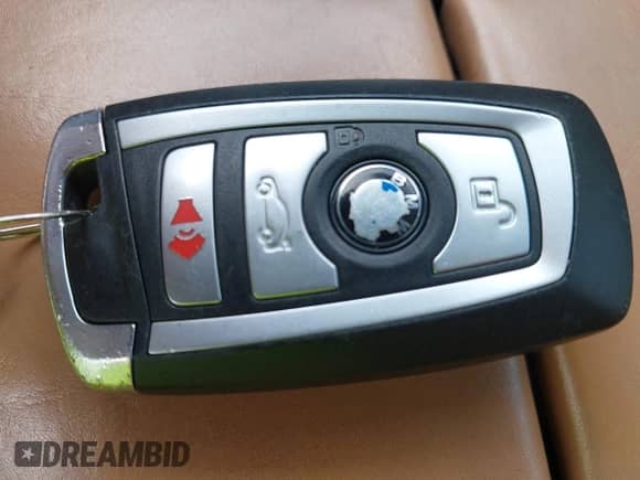 2013 BMW 7 Series 750Li xDrive с VIN WBAYF8C54DDE59151, выставлен на аукционе IAAI как лот 42706175 с пробегом 102 055 миль миль и . История ставок и продаж доступна на DreamBid. Изображение 11.