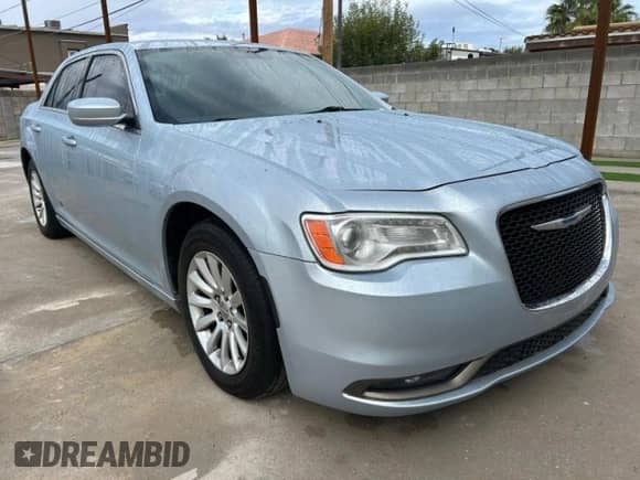 2013 Chrysler 300 с VIN 2C3CCAAG8DH613995, выставлен на аукционе Copart как лот 85953445 с пробегом 994 400 миль миль и Списание • Salvage title. История ставок и продаж доступна на DreamBid. Изображение 1.