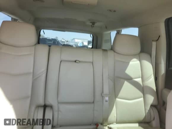 2020 Cadillac Escalade ESV Premium Luxury с VIN 1GYS4JKJ9LR207084, выставлен на аукционе Copart как лот 49253115 с пробегом 82 349 миль миль и Списание • Salvage title. История ставок и продаж доступна на DreamBid. Изображение 10.