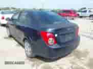 2015 Chevrolet Sonic LS с VIN 1G1JA5SHXF4135949, выставлен на аукционе IAAI как лот 43091003 с пробегом 201 498 миль миль и . История ставок и продаж доступна на DreamBid. Изображение 3.