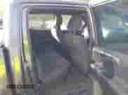 2017 Toyota Tacoma SR5 z VIN 3TMCZ5AN6HM071965, wystawiony jako IAAI lot #43423848 z przebiegiem 189 621 mil mil oraz . Historia ofert i sprzedaży dostępna na DreamBid. Obrazek 8.