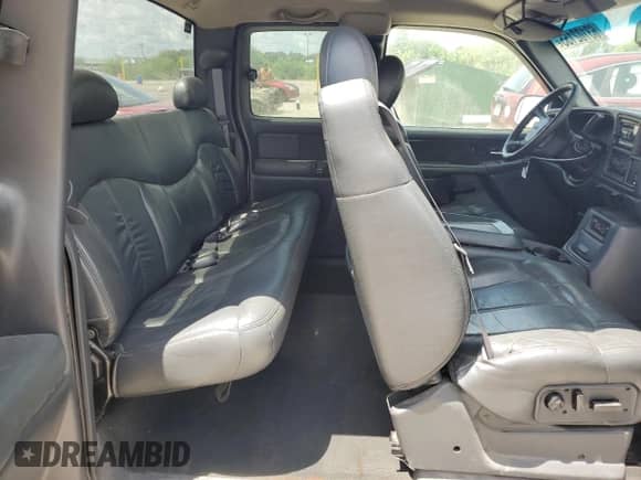 2000 GMC Sierra 1500 SLE with VIN 1GTEK19TXYZ262103, listed as a Copart auction lot 63102155 with 329,241 mi miles and Clean title. Bid and sale history available at DreamBid. Image 10.