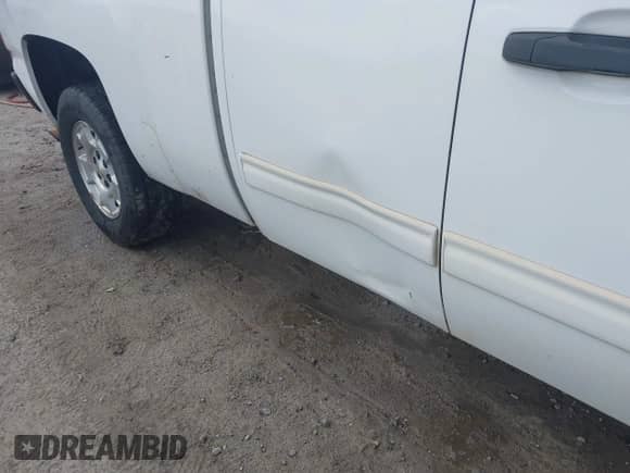 2012 Chevrolet Silverado 1500 LT with VIN 1GCRCSE06CZ169314, listed as a IAAI auction lot 43281218 with 239,181 mi miles and . Bid and sale history available at DreamBid. Image 6.