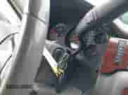 2010 Chevrolet Suburban LT z VIN 1GNUCJE03AR238548, wystawiony jako IAAI lot #42104596 z przebiegiem 153 959 mil mil oraz . Historia ofert i sprzedaży dostępna na DreamBid. Obrazek 11.