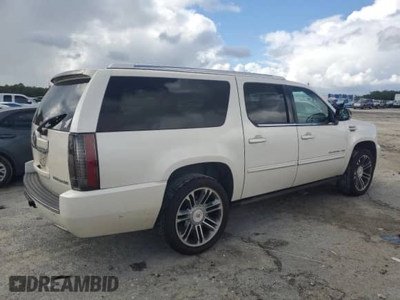 2013 Cadillac Escalade ESV Premium с VIN 1GYS4JEF4DR195497, выставлен на аукционе Copart как лот 81926915 с пробегом 246 420 миль миль и Чистый • Clean title. История ставок и продаж доступна на DreamBid. Изображение 3.
