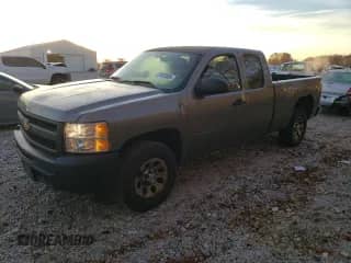 2013 Chevrolet Silverado 1500 Work Truck z VIN 1GCRKPEA1DZ139177, wystawiony jako Copart lot #77972924 z przebiegiem 107 737 mil mil oraz Czysty tytuł • Clean title. Historia ofert i sprzedaży dostępna na DreamBid. Obrazek 1.