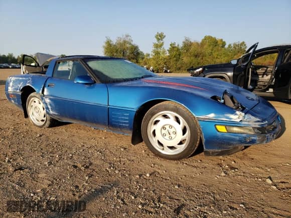 1992 Chevrolet Corvette с VIN 1G1YY23P5N5103935, выставлен на аукционе Copart как лот 71301524 с пробегом 108 774 миль миль и Списание • Salvage title. История ставок и продаж доступна на DreamBid. Изображение 4.