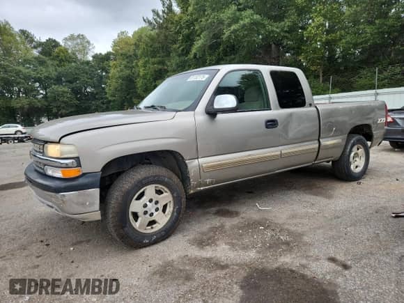 1999 Chevrolet Silverado 1500 LS with VIN 2GCEK19T1X1290279, listed as a Copart auction lot 81152175 with 298,379 mi miles and Salvage title. Bid and sale history available at DreamBid. Image 1.