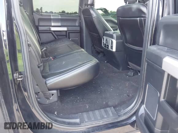 2018 Ford F-150 XL z VIN 1FTEW1E53JFB89708, wystawiony jako IAAI lot #43303196 z przebiegiem 168 714 mil mil oraz . Historia ofert i sprzedaży dostępna na DreamBid. Obrazek 8.