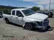 2016 Ram 1500 Tradesman z VIN 1C6RR7FT7GS142455, wystawiony jako Copart lot #63335105 z przebiegiem 122 161 mil mil oraz Szkoda całkowita • Salvage title. Historia ofert i sprzedaży dostępna na DreamBid. Obrazek 4.