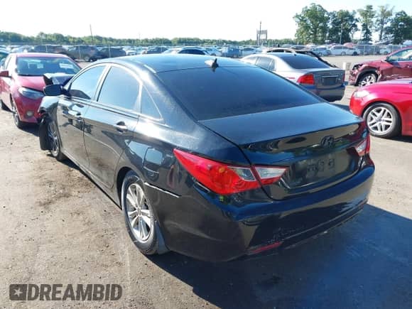 2013 Hyundai Sonata GLS с VIN 5NPEB4AC2DH643880, выставлен на аукционе IAAI как лот 43074127 с пробегом 193 558 миль миль и . История ставок и продаж доступна на DreamBid. Изображение 3.