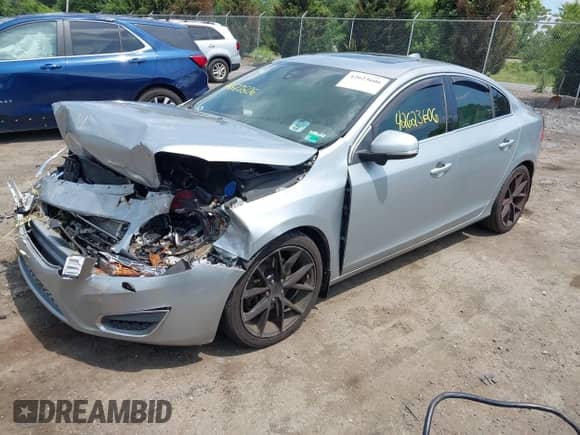 2013 Volvo S60 T6 R-Design Platinum с VIN YV1902FH6D2196210, выставлен на аукционе IAAI как лот 42623606 с пробегом 335 031 миль миль и . История ставок и продаж доступна на DreamBid. Изображение 17.