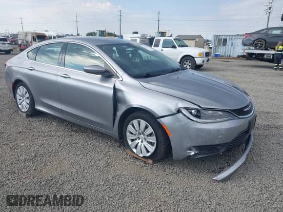 2015 Chrysler 200 LX с VIN 1C3CCCFB1FN717554, выставлен на аукционе IAAI как лот 43089594 с пробегом 52 390 миль миль и . История ставок и продаж доступна на DreamBid. Изображение 1.