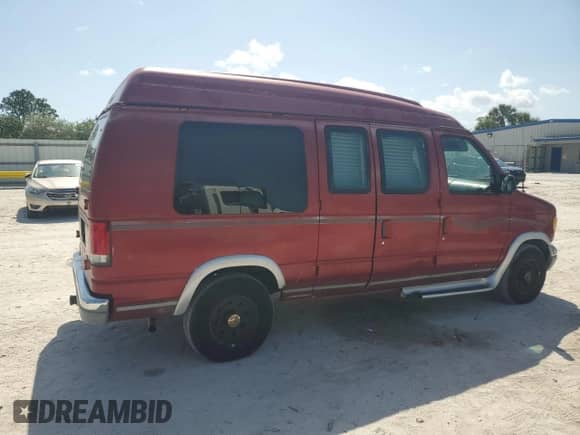 2000 Ford Econoline Cargo Recreational с VIN 1FDRE14W3YHC01283, выставлен на аукционе Copart как лот 52724845 с пробегом 118 826 миль миль и Чистый • Clean title. История ставок и продаж доступна на DreamBid. Изображение 3.