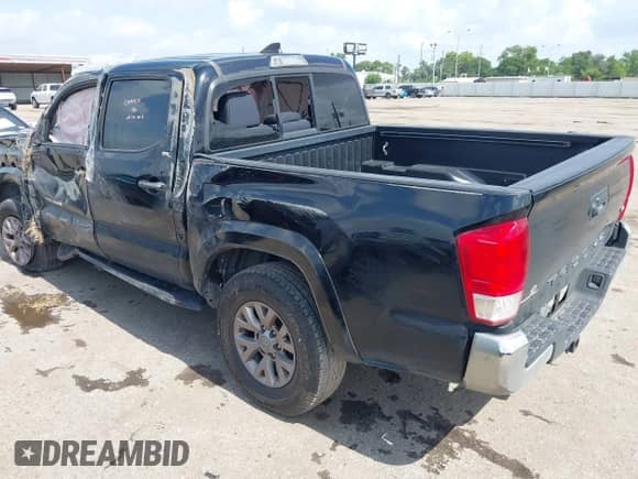 2017 Toyota Tacoma SR5 z VIN 5TFAZ5CN2HX045510, wystawiony jako IAAI lot #42432191 z przebiegiem 126 004 mil mil oraz . Historia ofert i sprzedaży dostępna na DreamBid. Obrazek 3.