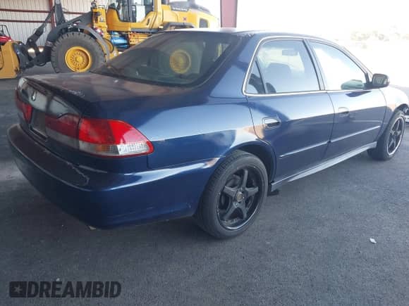 2001 Honda Accord LX с VIN JHMCG66551C001822, выставлен на аукционе IAAI как лот 43502667 с пробегом 251 038 миль миль и . История ставок и продаж доступна на DreamBid. Изображение 4.
